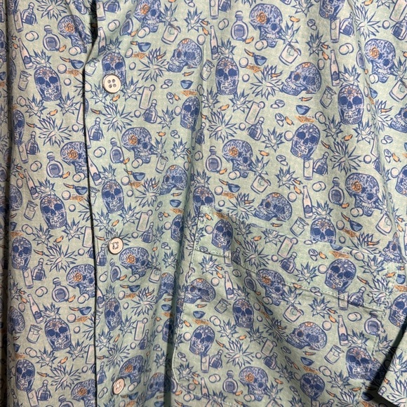 Peter Millar Cowboy Cantina Skulls & Tequila Men’s SS Stretch Shirt size Medium - Picture 6 of 14